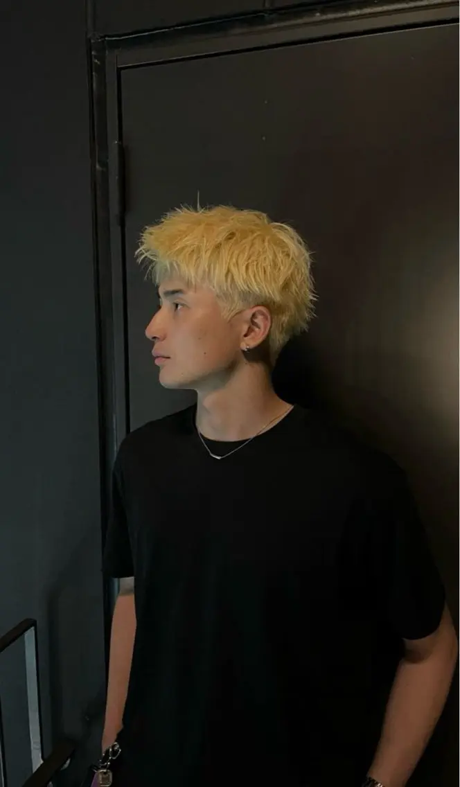 カラー メンズ メンズブリーチ ブリーチ 抜きっぱなしブロンド ヘアカラー トリートメント メンズ/シャドウ/ 波巻き/kyogoのヘアスタイル