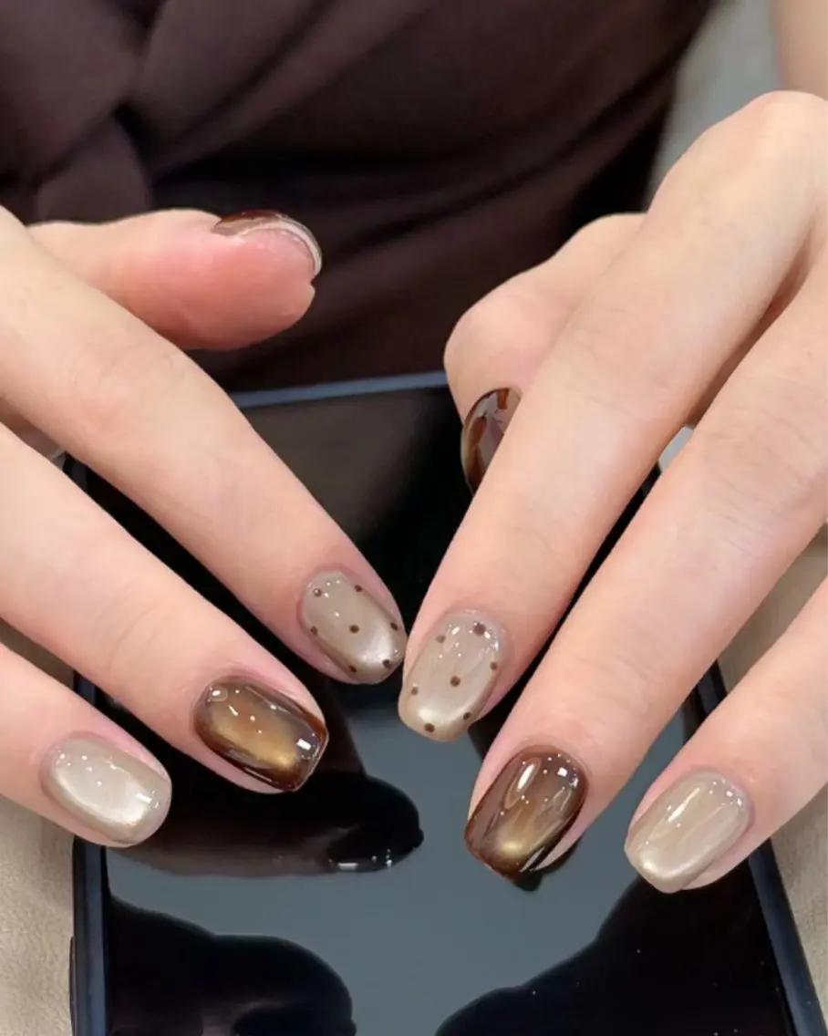【オフあり】実爪マグネット💅(サークル、フレンチ、キャッツアイ、オーロラ、グラデーションなど✨)の写真