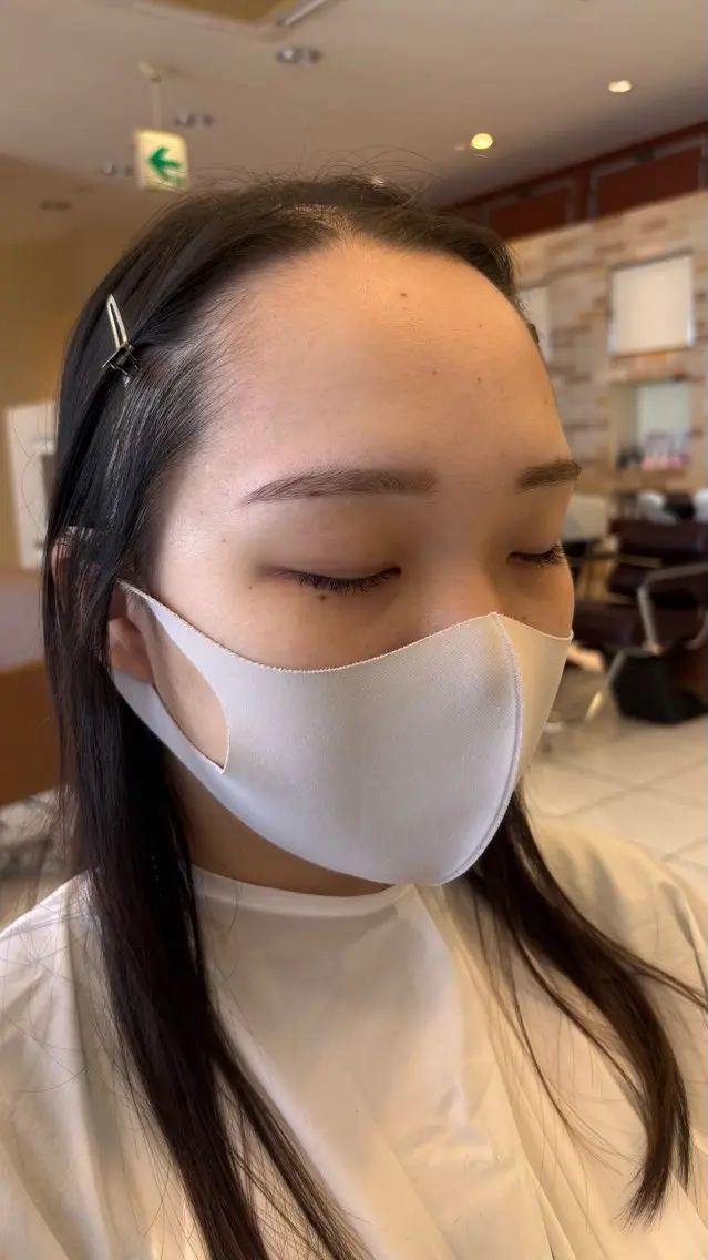 アイブロウ ワックス脱毛 眉カット 艶カラー 髪質改善 🍓苺奈のヘアスタイル