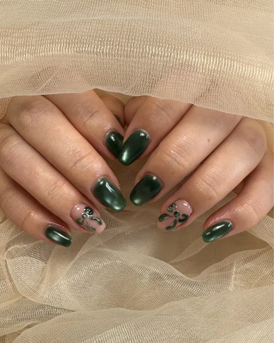 ネイル アートネイル グリーン マグネットネイル 持ち込み スクエアネイル via. nailのネイルデザイン