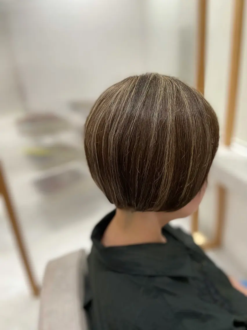 ショート ハイライト カット ヘアカラー トリートメント 🦉静かに過ごしたい 方、個室席🦉タナカのヘアスタイル