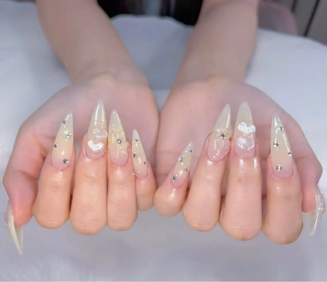 セミロング 韓国風ヘア ハンドネイル ハンドケア Yumi_NOERA 持ち込み大塚店のネイルデザイン
