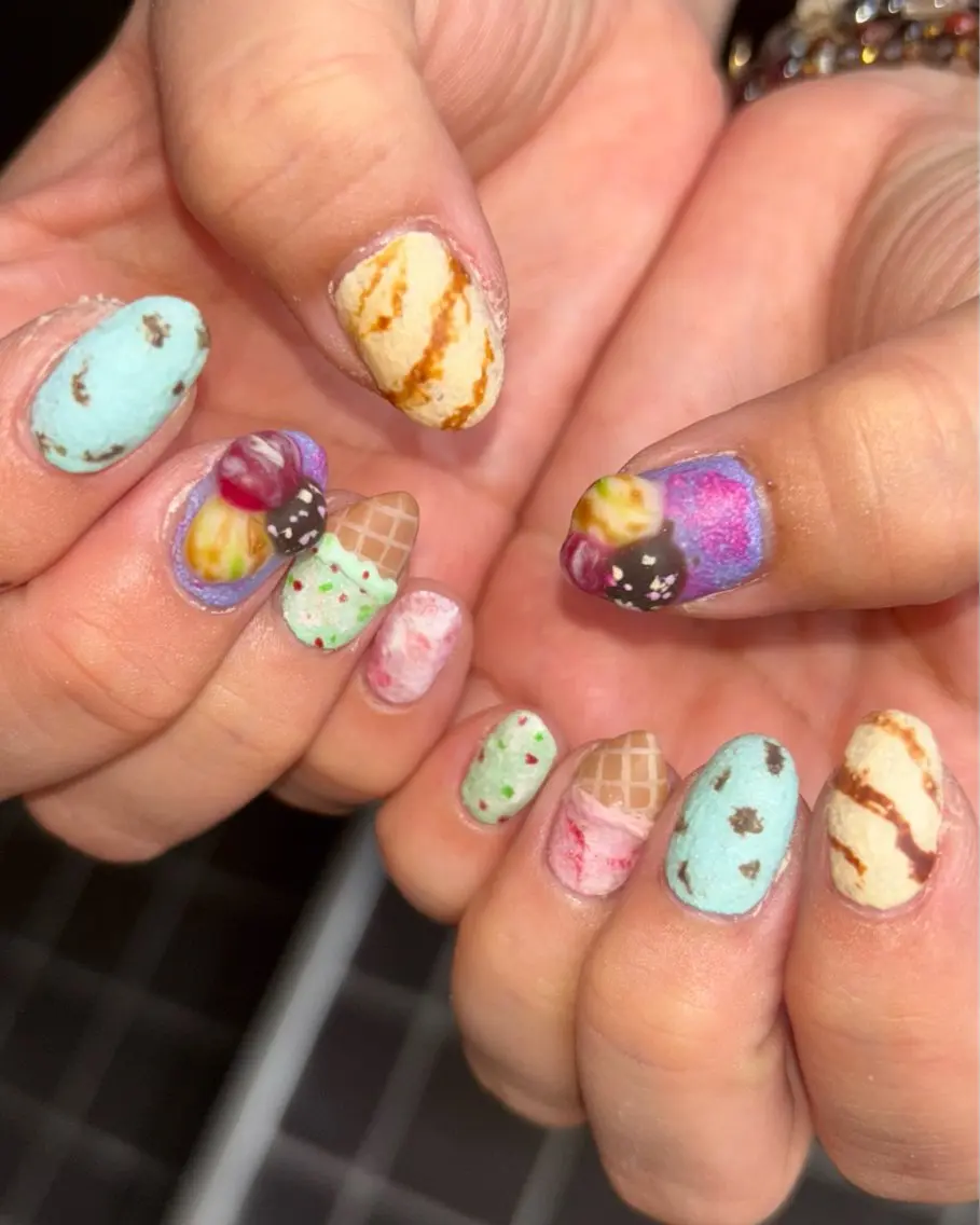 ネイル ハンドネイル 🪐富島彩夏 /海外nail🪐のネイルデザイン