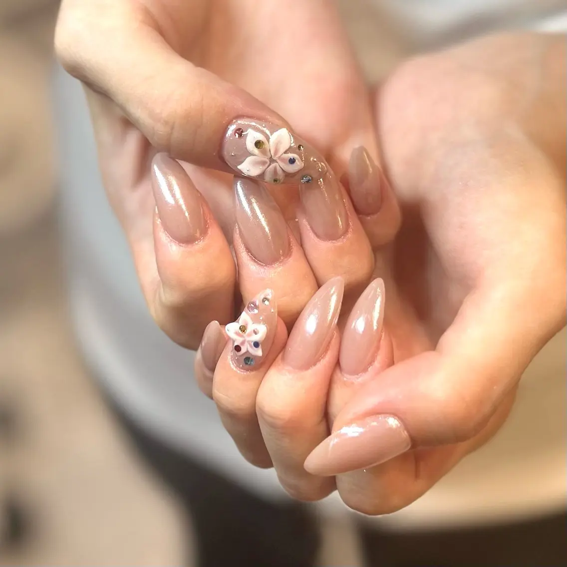 ネイル オーロラネイル ワンカラーネイル nailsalon wingのネイルデザイン