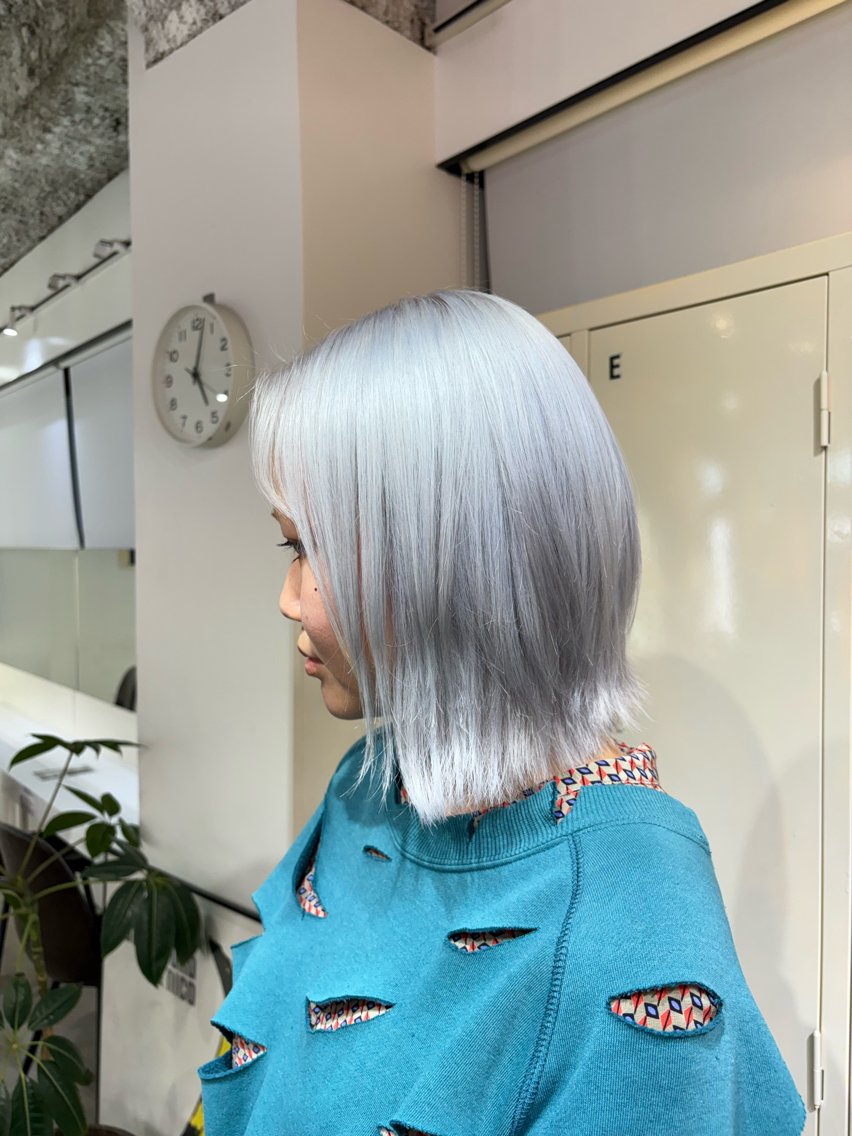 ショート カラー カット ヘアカラー 🧤高明度ハイトーン 🧤莉音のヘアスタイル