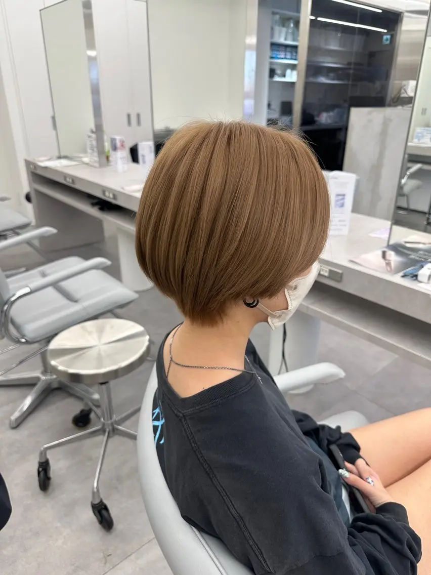 ショート ヘアカラー ボブハイトーン 🖤Ayame🖤のヘアスタイル