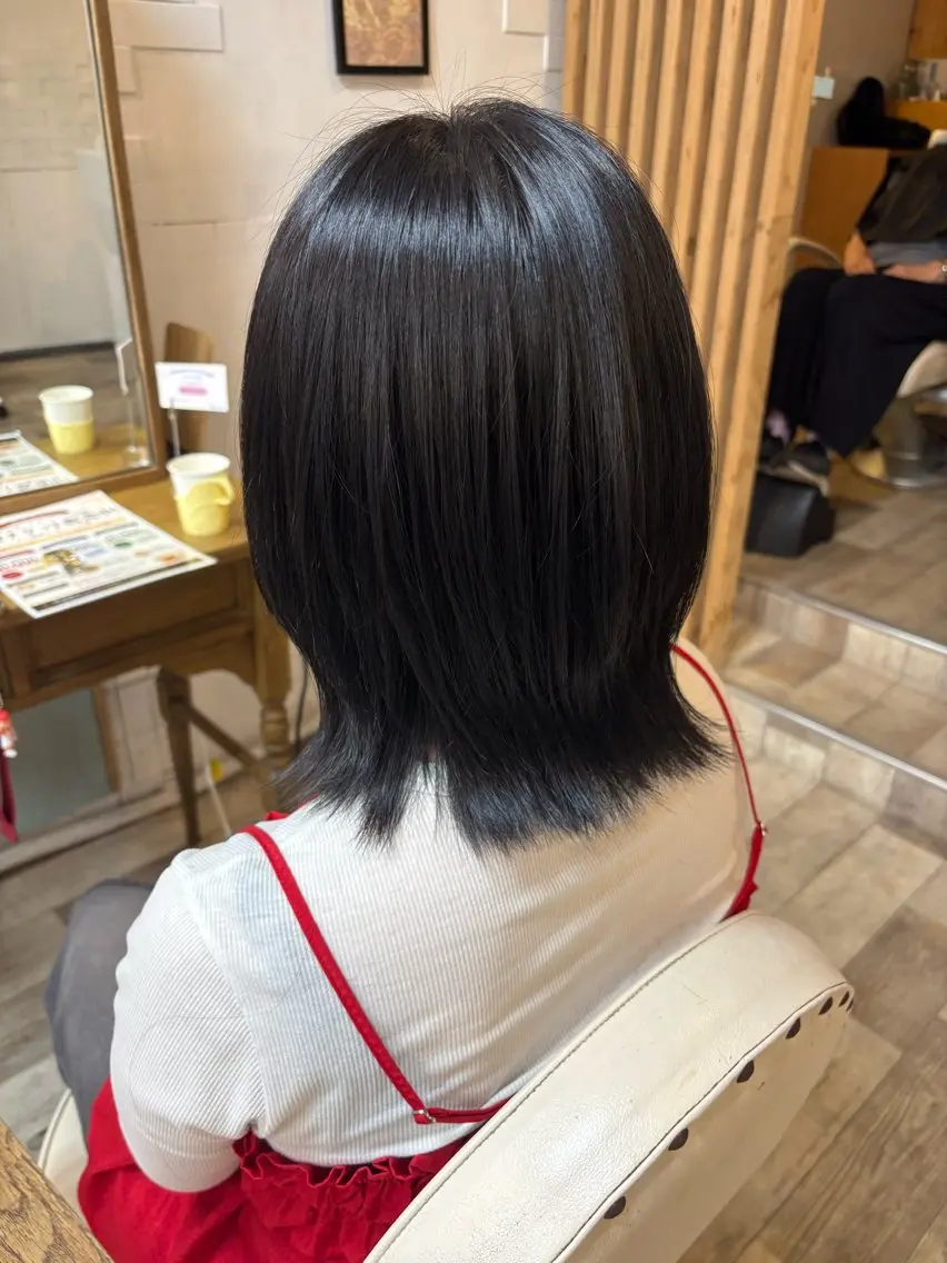 ミディアム カット ヘアカラー トリートメント 五津 沙理衣のヘアスタイル