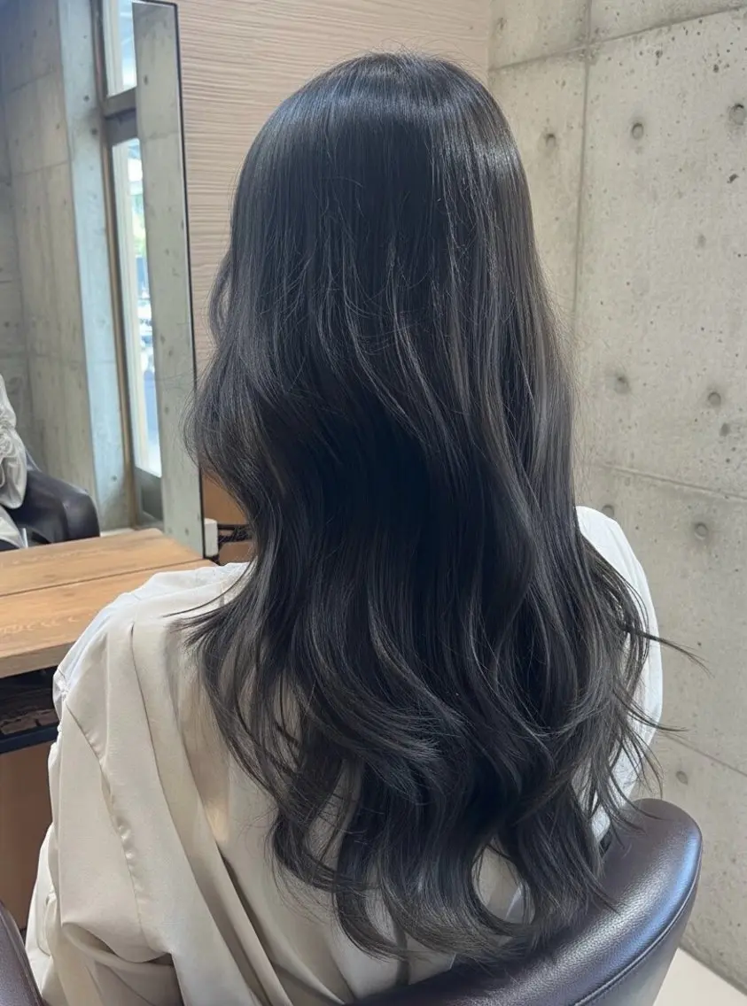 ロング カラー SERA / TAIGAのヘアスタイル