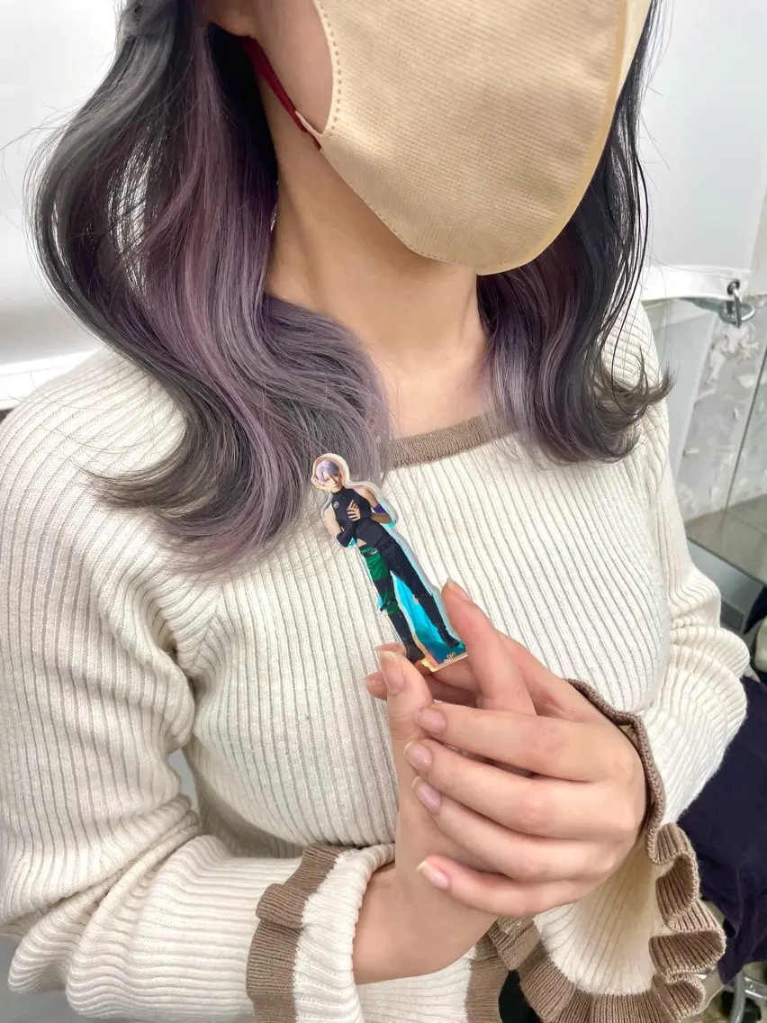 ロング カラー インナーカラー 推し ブリーチ 髪質改善のヘアスタイル