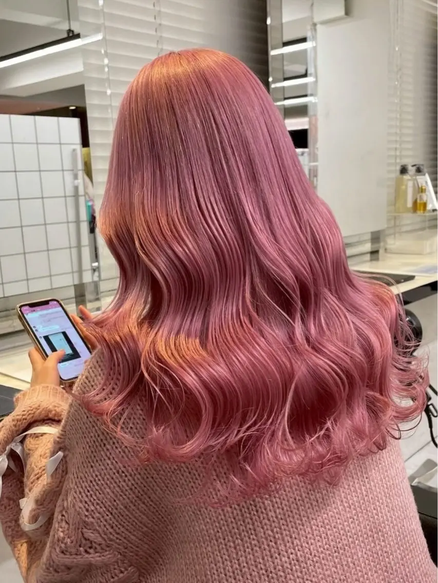 ロング カラー ヘアアレンジ ヘアカラー トリートメント 🌈くれは🎨デザイ ン🌟ダメージレスのヘアスタイル