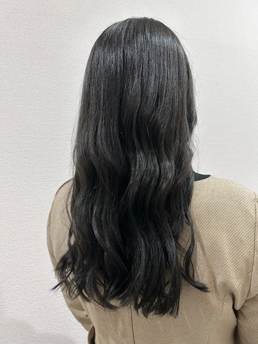 ロング カラー 黒髪 ブルーカラー ブルーブラック ヘアカラー トリートメント レイヤー/ボブ/ パーマ/HARUKAのヘアスタイル