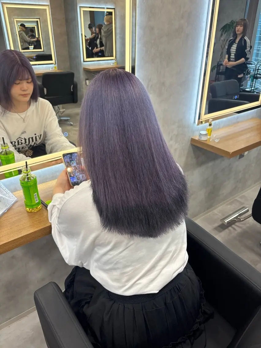 ロング カラー パーマ ヘアアレンジ ヘアカラー トリートメント ヘッドスパ ヘアセット 透明感ブリーチカラー 🌈TOMOHIROのヘアスタイル