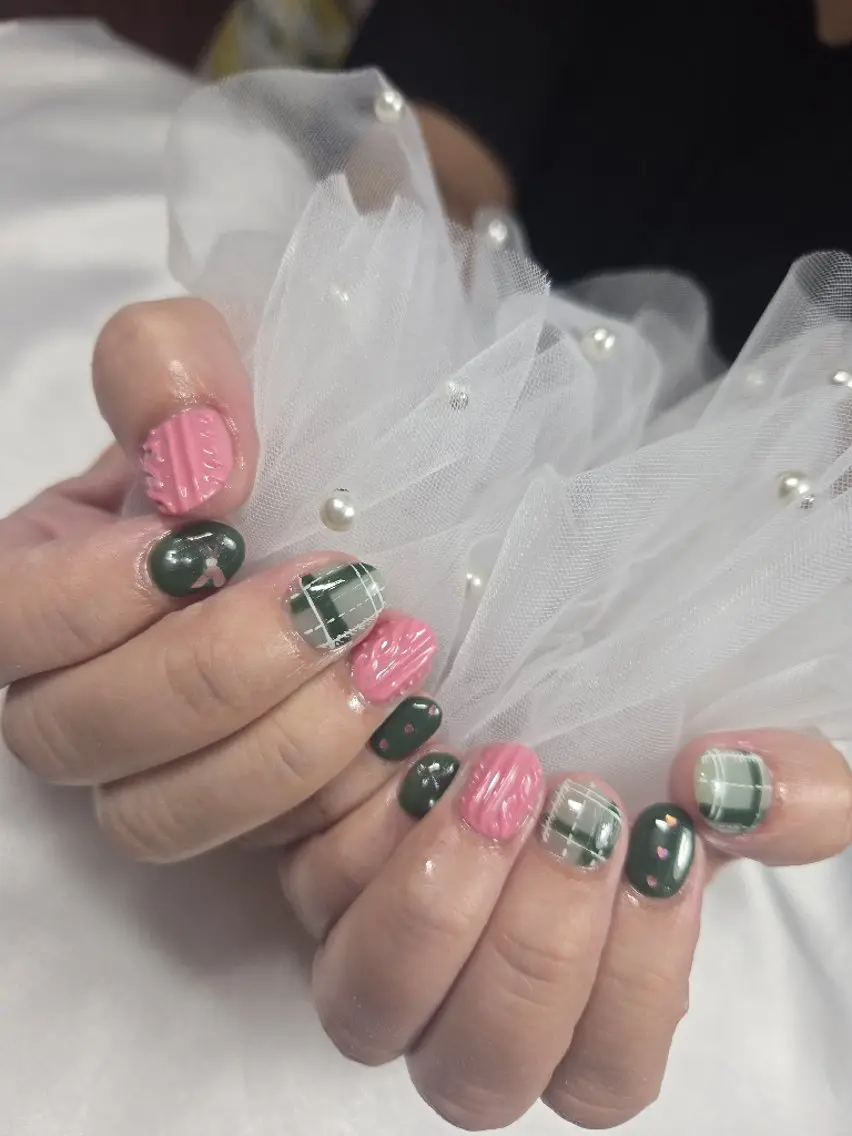 ネイル ガーリー ハンドネイル ネイルサロンベルティ .ひとみのネイルデザイン