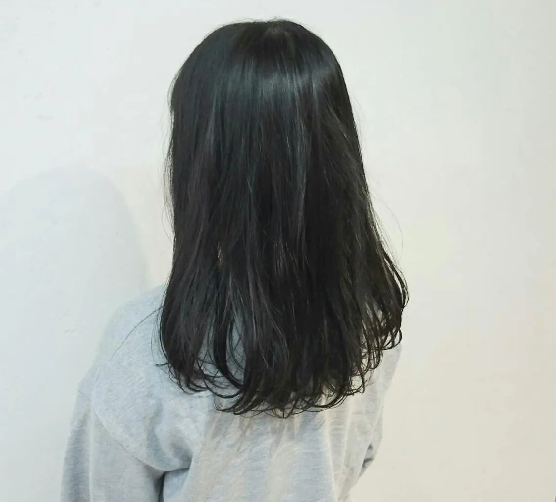 ロング 透明感ハイライト◎ 伊藤夏海のヘアスタイル