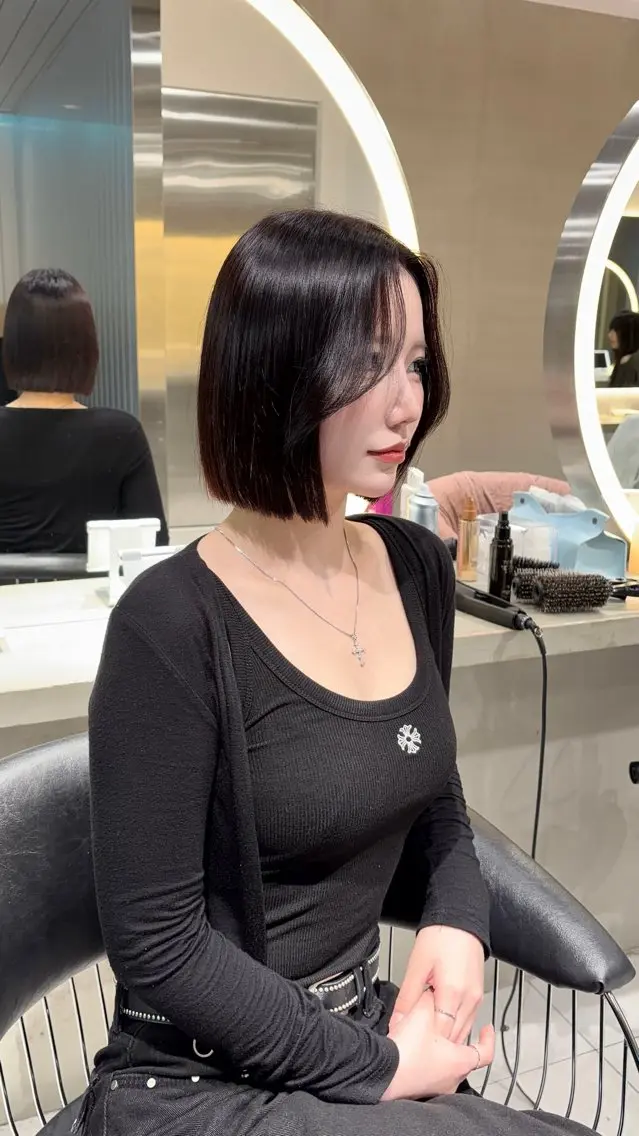 ミディアム ボブ 小顔カット カット 森 翔聖のヘアスタイル