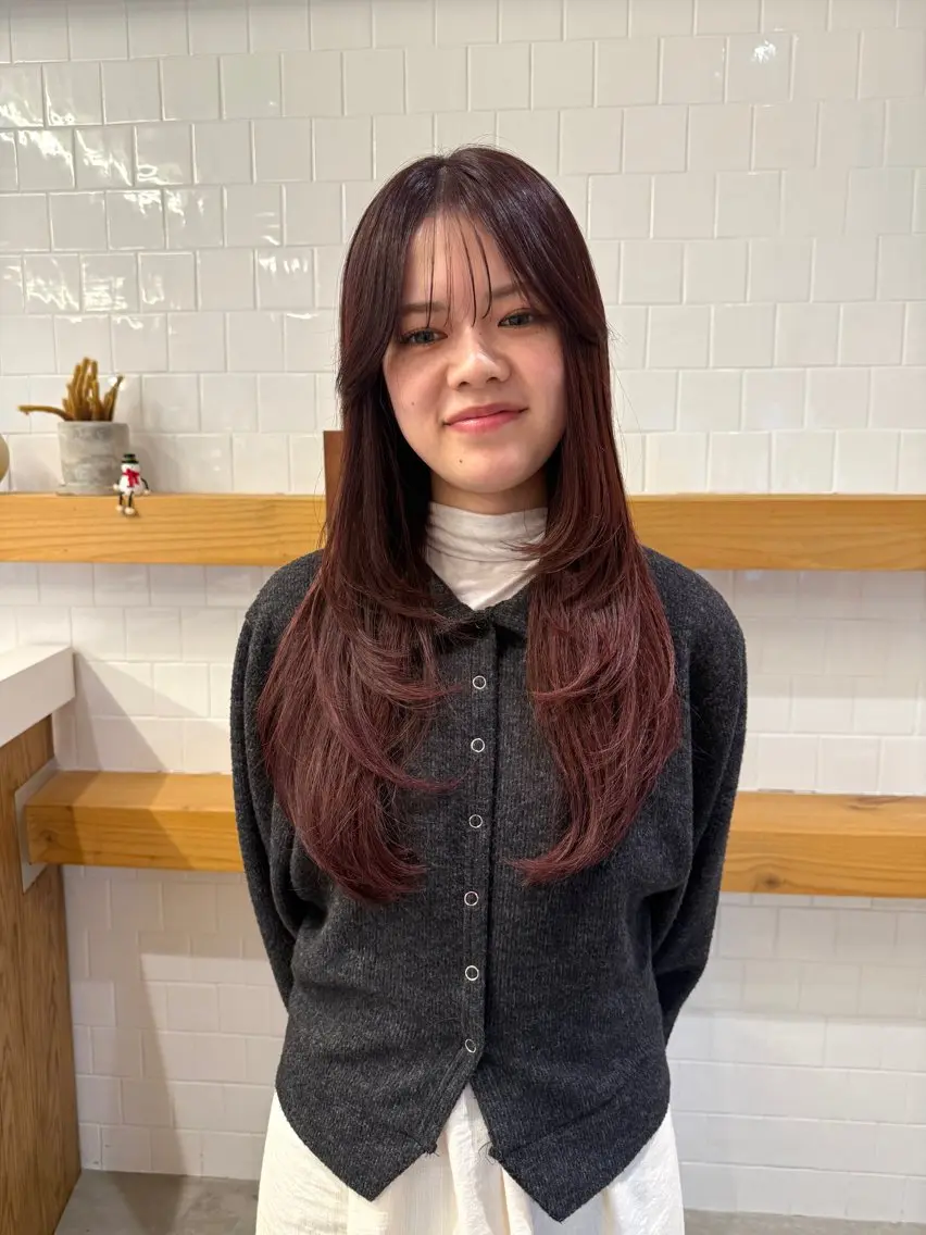 ロング カラー レイヤーカット カット ヘアカラー トリートメント 岡田 愛依のヘアスタイル