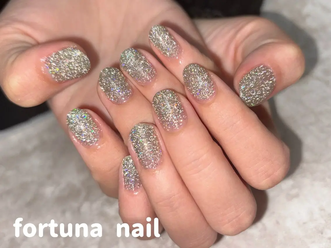 ネイル フラッシュネイル Nail •Head スパFortunaのネイルデザイン