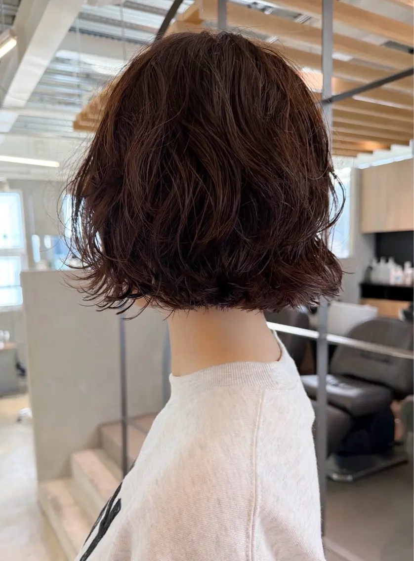 ショート パーマ 加藤好/ボブ /レイヤー/暖色🧡のヘアスタイル