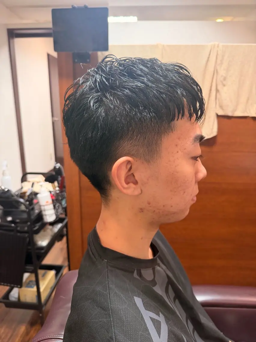 ショート メンズ 糸山 仁のヘアスタイル