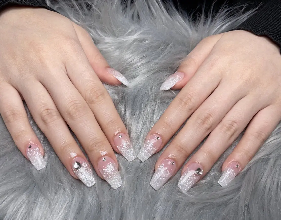 ネイル ジェルネイル グラデーション ハート ラメ(グリッター) ラメグラデーション ハンドネイル BLANC.nail yuuのネイルデザイン