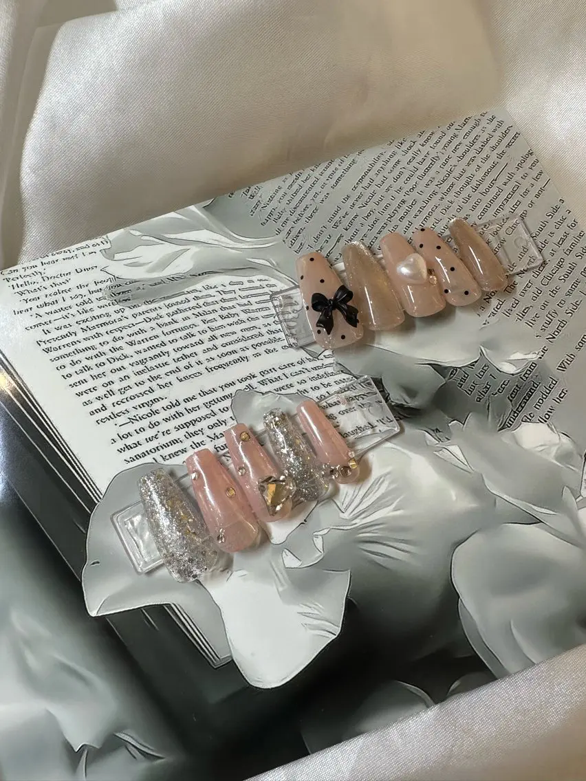 ネイル sara : salon ELVIのネイルデザイン