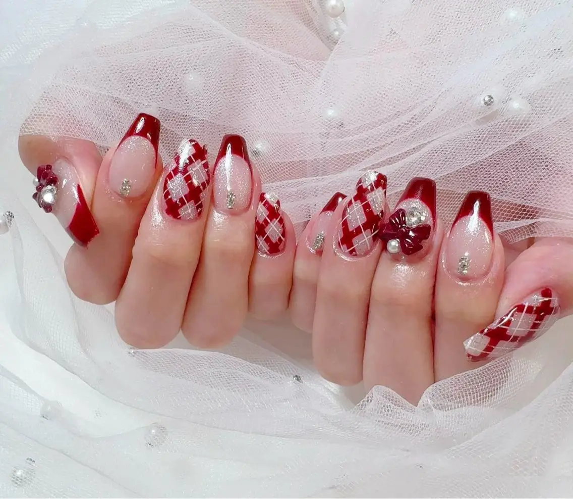 ネイル グラデーション キラキラネイル ワンカラーネイル 冬ネイル Jenn Nail Salonのネイルデザイン