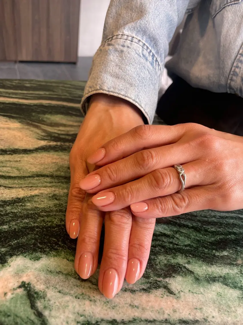 ネイル ワンカラーネイル ピンク ハンドネイル eyelash& nailsalonMのネイルデザイン