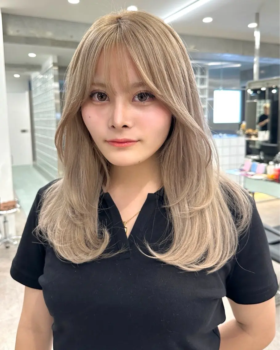 ロング ヘアカラー ミルクティーベージュ レイヤー/あげは🎀のヘアスタイル