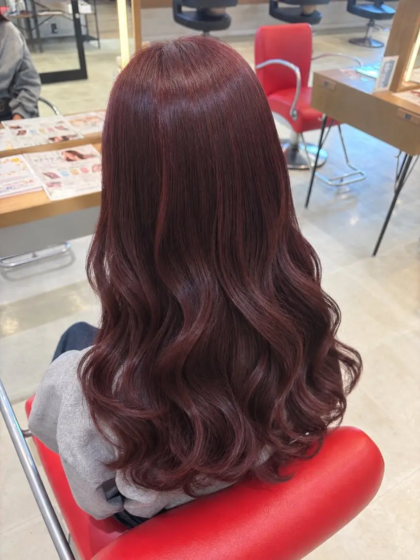 【💡カラーに迷っている方必見💡】　　　　　🌺ミニモ限定🌺　艶カラー＋トリートメント✨の写真