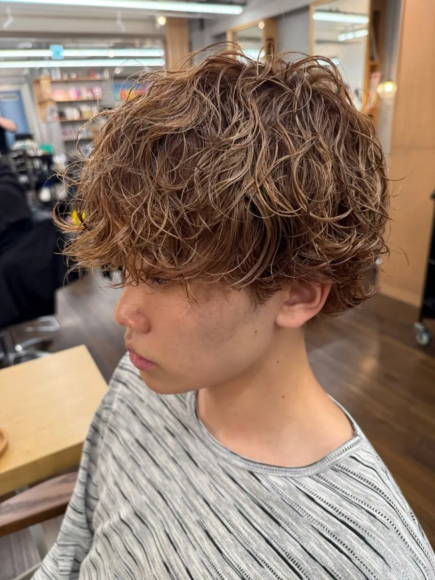 パーマ メンズ マッシュ メンズパーマ ツーブロック カット パーマ ヘッドスパ 髪質改善美容師 🪽YOSSYのヘアスタイル