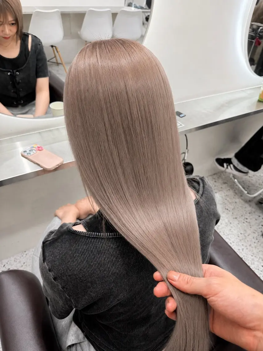 ロング カラー ヘアカラー トリートメント 💎艶髪ハイトーン yuukiのヘアスタイル