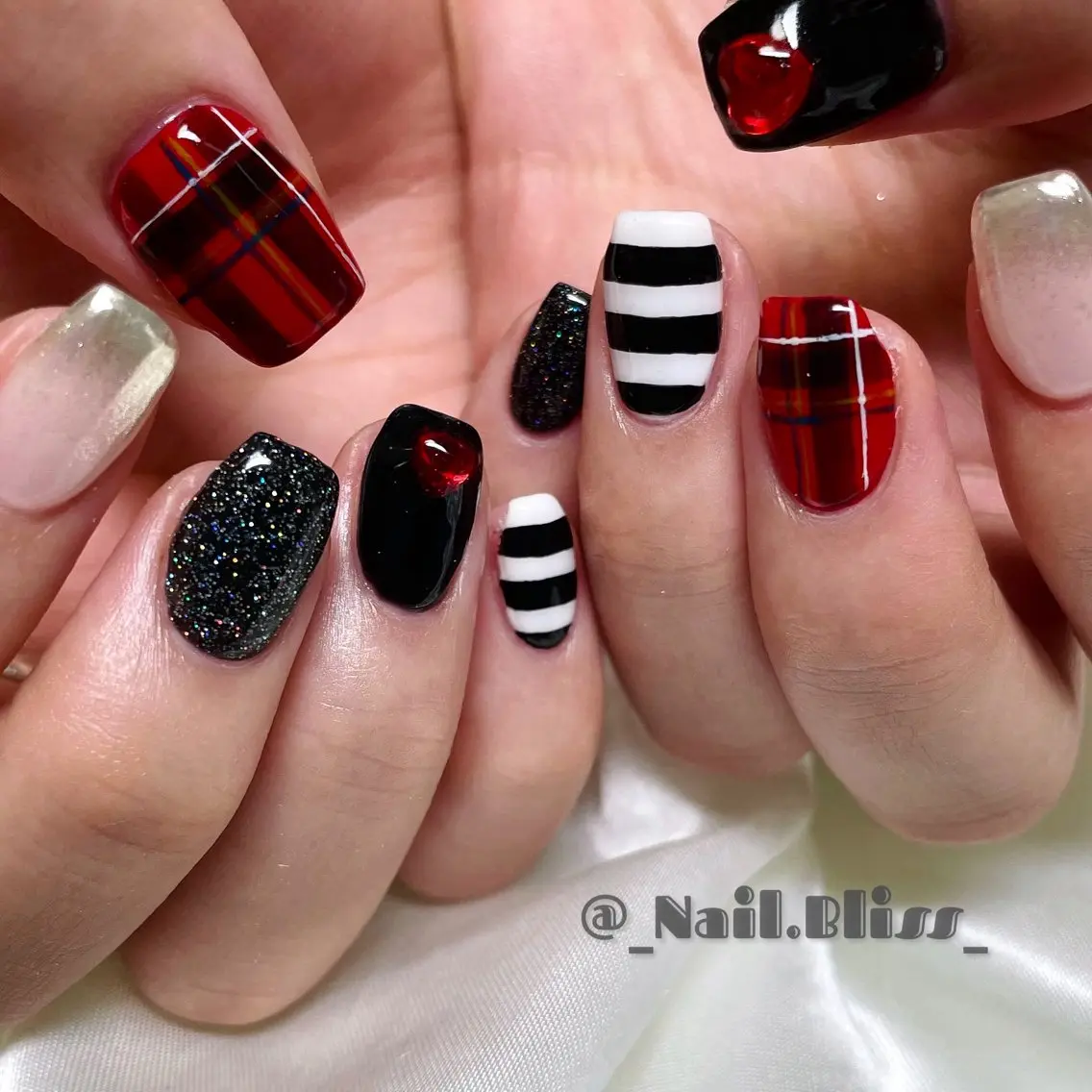 ネイル 持ち込み ハンドネイル NAIL BLISSのネイルデザイン