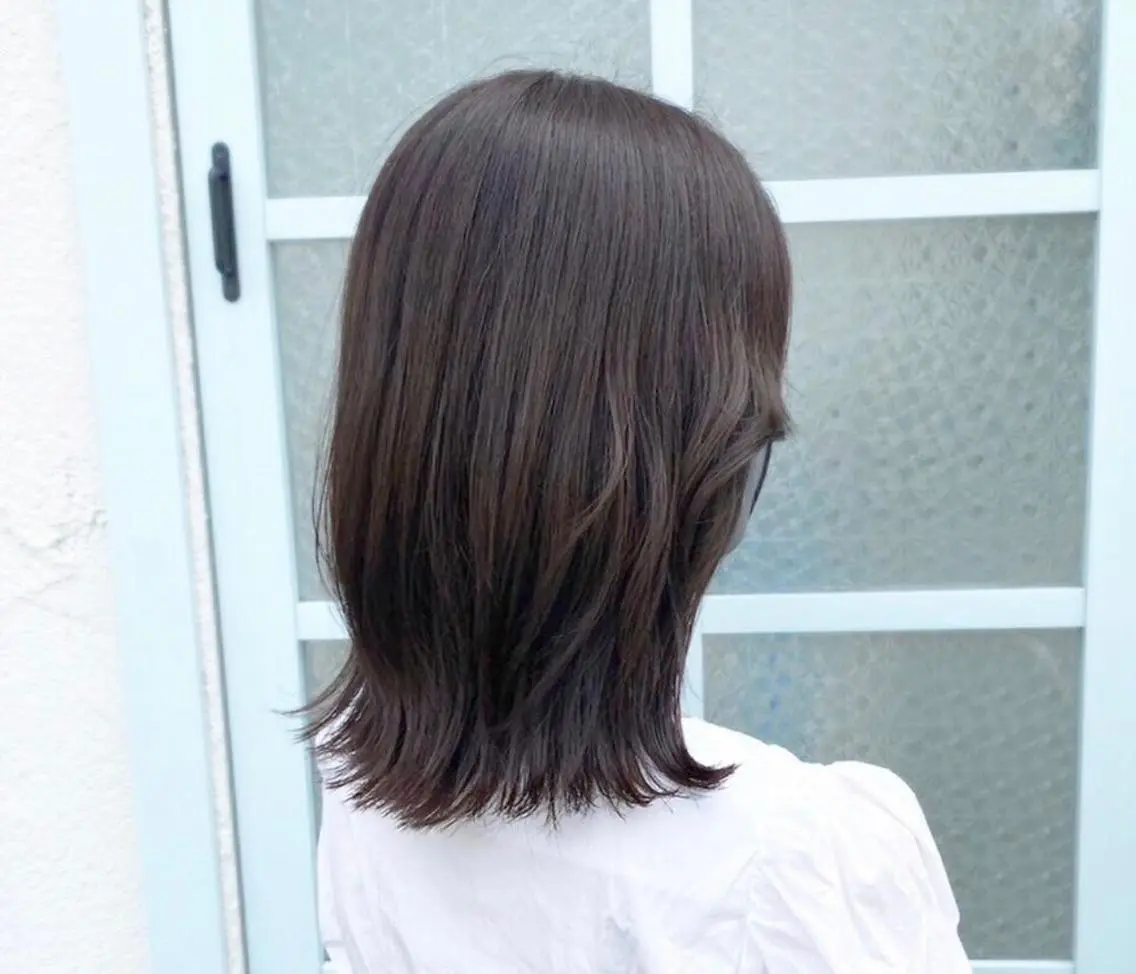 セミロング カット ヘアカラー 𓏸𓈒𓂃早坂 浩行𓂃𓈒𓏸のヘアスタイル