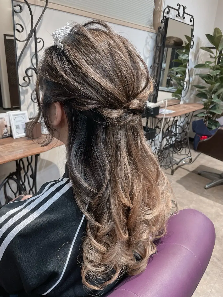 ゆるふわお呼ばれヘアアレンジの写真