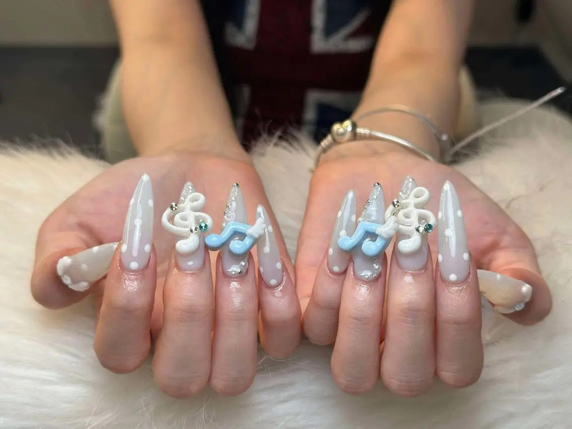 ネイル チークネイル 長さ出し ガーリー 韓国ネイル マグネットネイル ハンドネイル AMI  NAIL 池袋のネイルデザイン