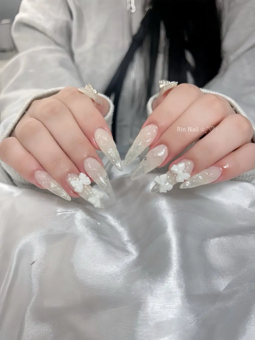 ネイル アートネイル チークネイル ジェルネイル ロングネイル マグネットネイル ハンドネイル Rin Nail 新大久保店のネイルデザイン