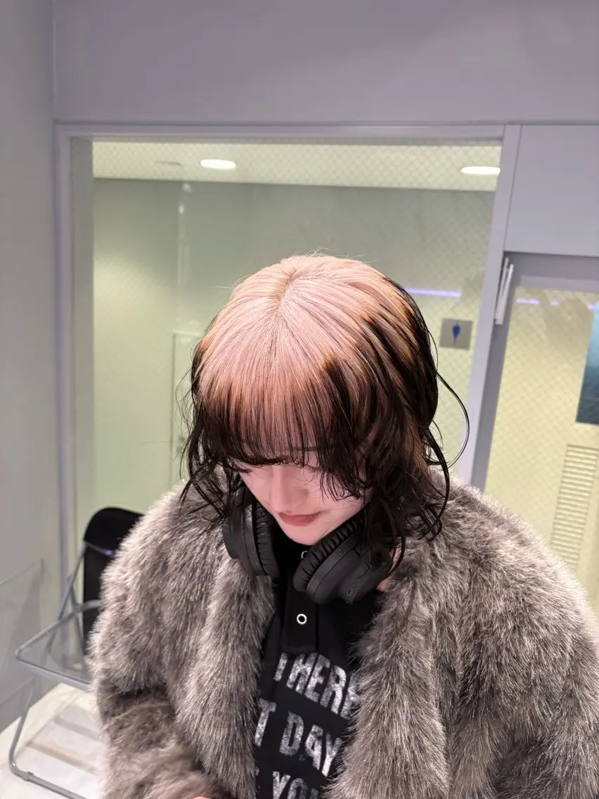 ミディアム カラー ブリーチ カット ヘアカラー トリートメント 菜々🦖新宿 men's特化のヘアスタイル