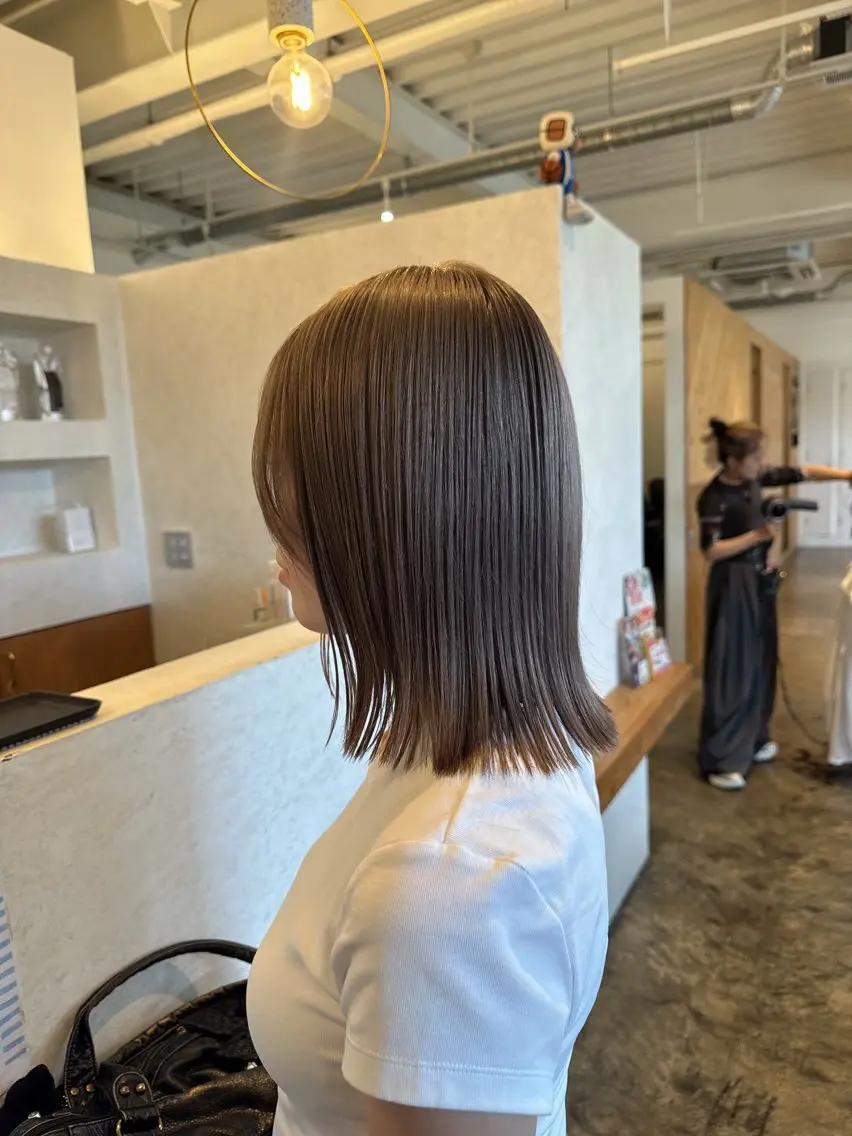 ミディアム カラー グレージュ ミルクティーグレージュ ヘアカラー ハイトーンカラー特化 🥀KAITO🥀のヘアスタイル