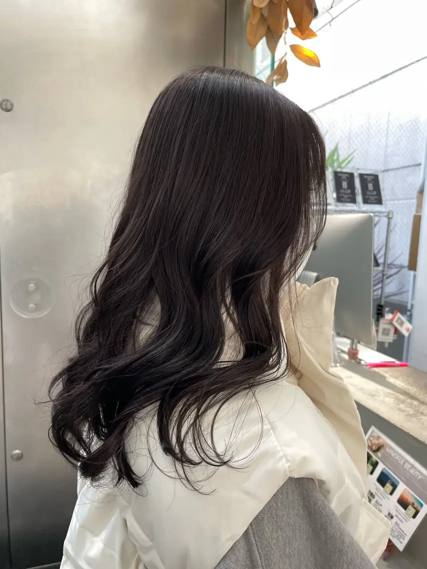 セミロング ヘアカラー オノ テンタのヘアスタイル