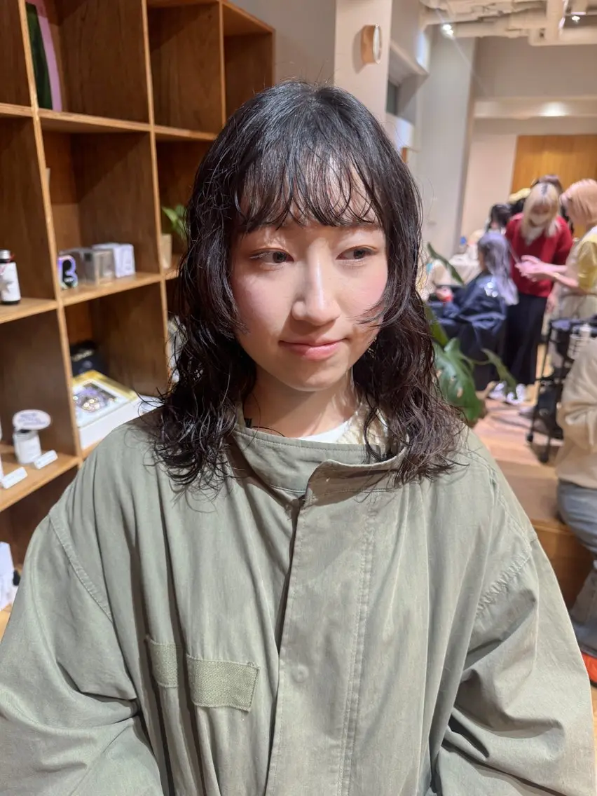 ミディアム カラー パーマ カット ヘアカラー パーマ 大橋 芽衣のヘアスタイル