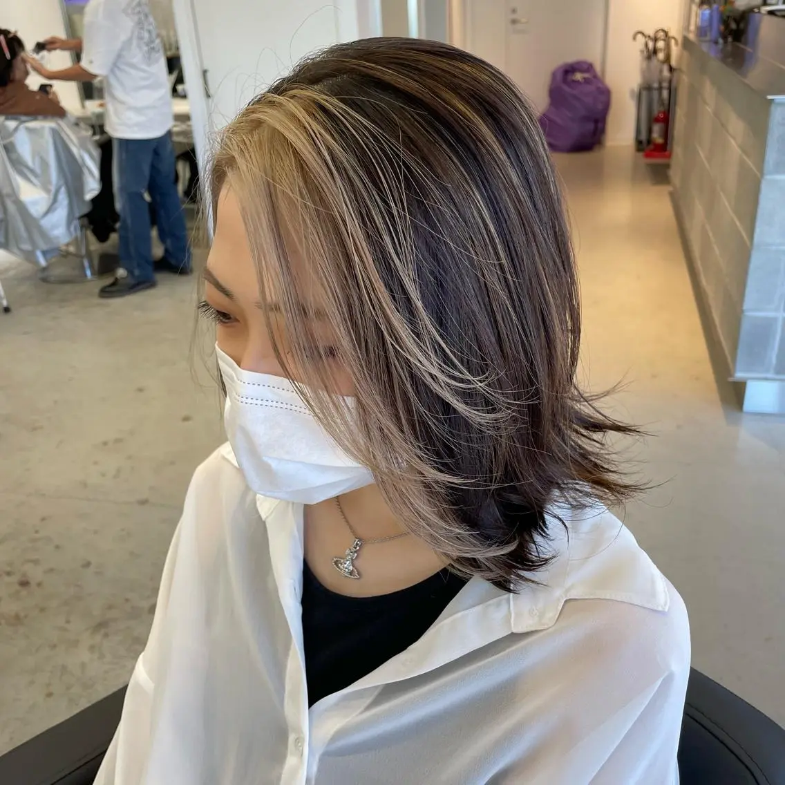 ミディアム カラー ヘアアレンジ ミストバング  フェイスフレーミング ハイライトカラー ハイライト カット ヘアカラー トリートメント 🎗秋山勇/ GEAR.代表のヘアスタイル