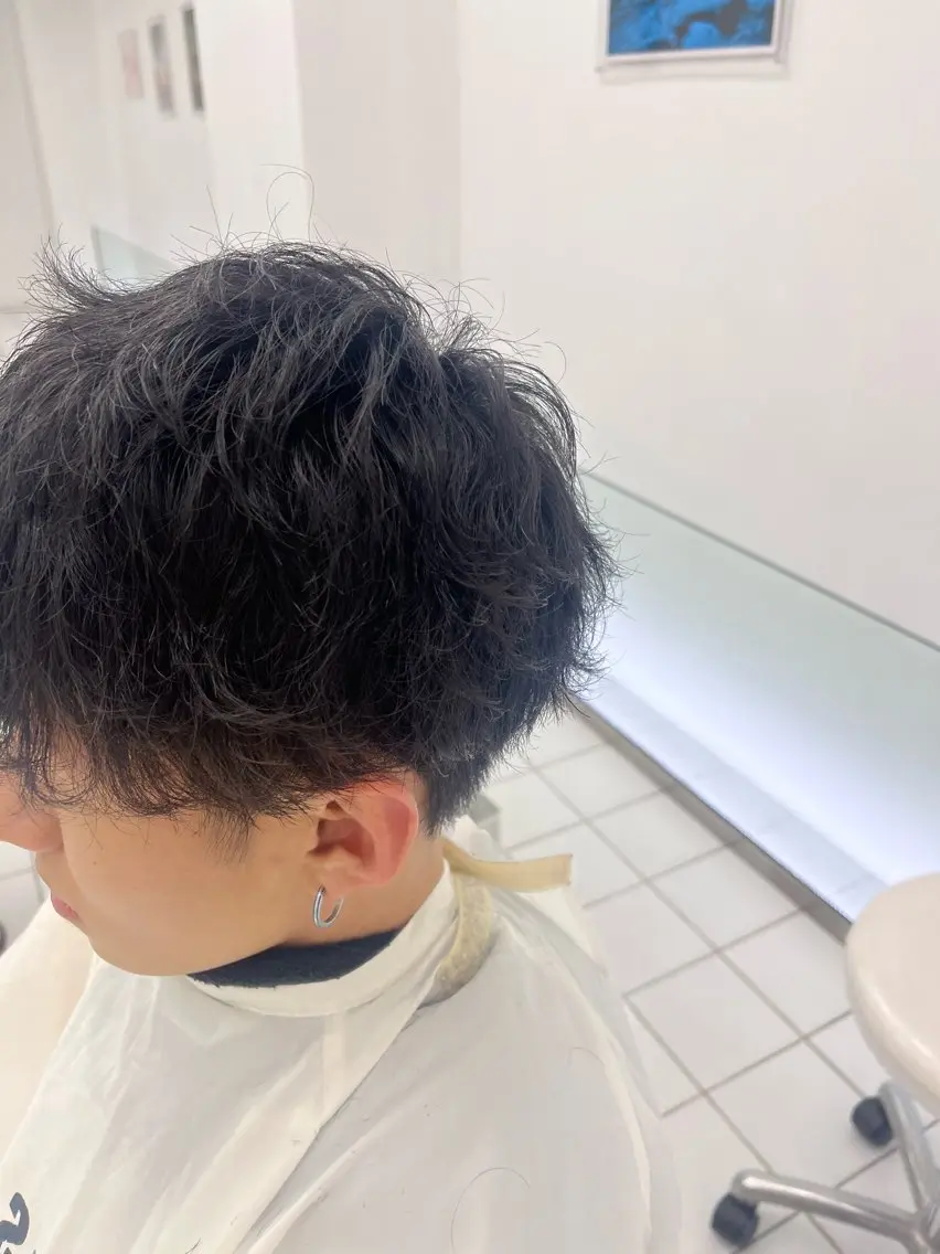 メンズ 波巻きパーマ 菅 野のヘアスタイル