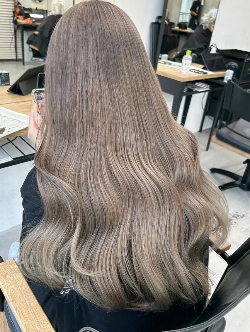 ロング カラー マナ /透明感カラー🩰のヘアスタイル