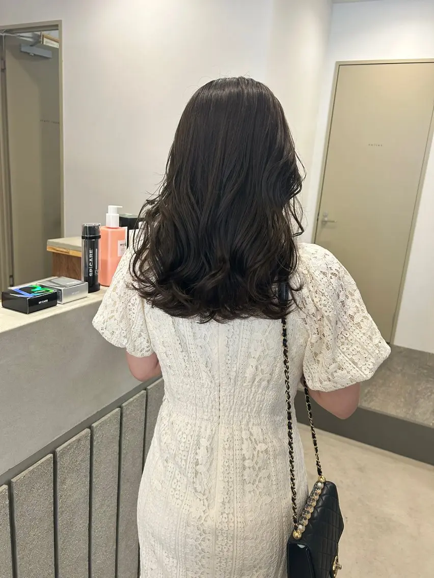 セミロング カラー ashiato mizukiのヘアスタイル