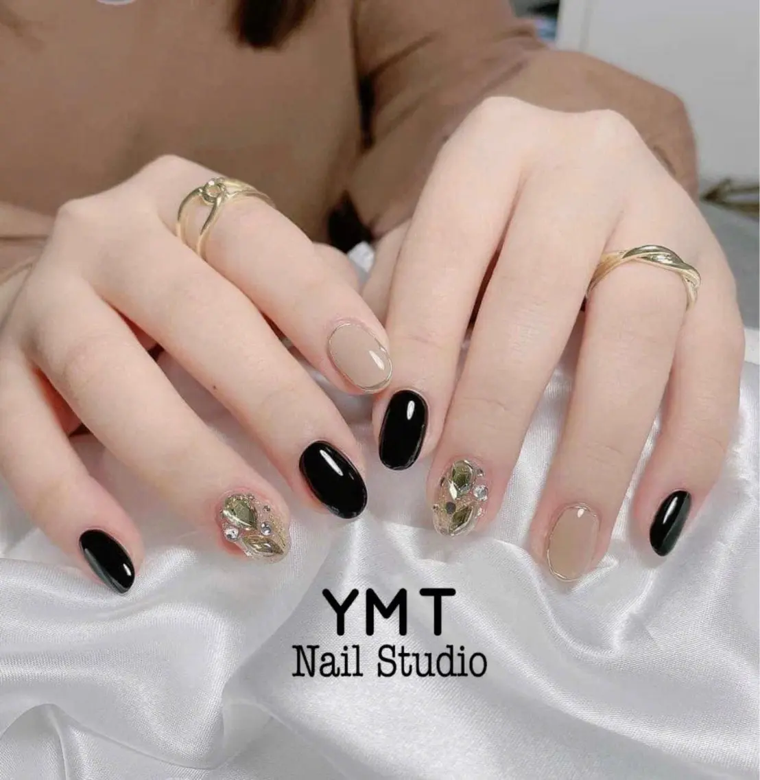 ネイル 長さ出し フットネイル ジェルネイル 韓国ネイル マグネットネイル ハンドネイル YMT NailStudioのネイルデザイン