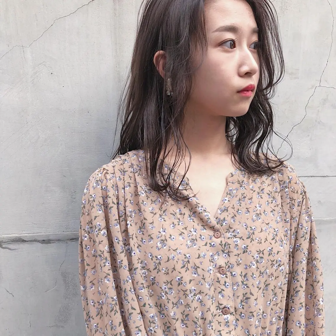 セミロング カラー グレージュ パープルカラー パープルグレージュ カット ヘアカラー トリートメント 山中 直輝のヘアスタイル