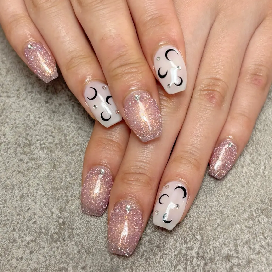 ネイル ハンドネイル nailroom DIASOMNIAのネイルデザイン