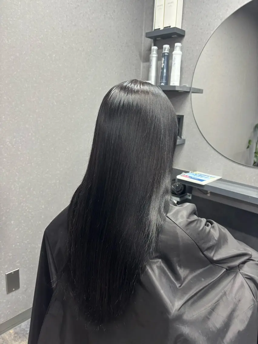 ロング カラー 透明感カラー ダークグレー ダークグレージュ グレージュ ヘアカラー 🤍YURA/博多/ モデル募集中のヘアスタイル