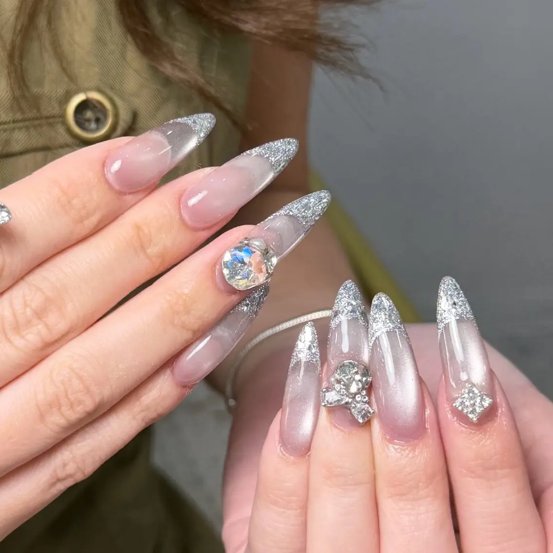 ネイル チークネイル フレンチネイル ジェルネイル ガーリー キラキラネイル ハンドネイル UM Nail Salonのネイルデザイン