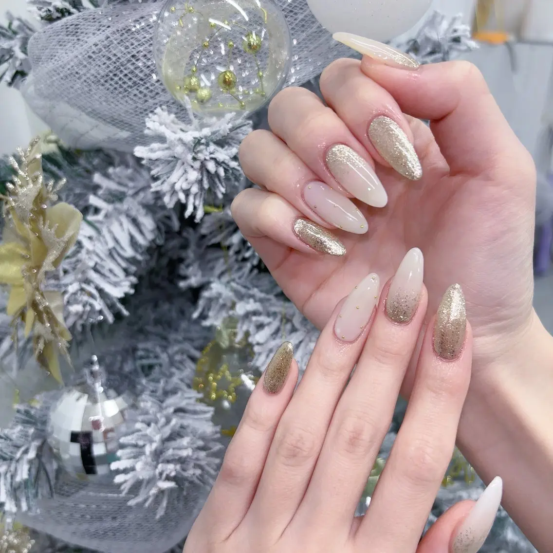 ネイル オーロラネイル フットネイル フレンチネイル ガラスフレンチ 氷ネイル・うるうるネイル ハンドネイル Lance nailのネイルデザイン